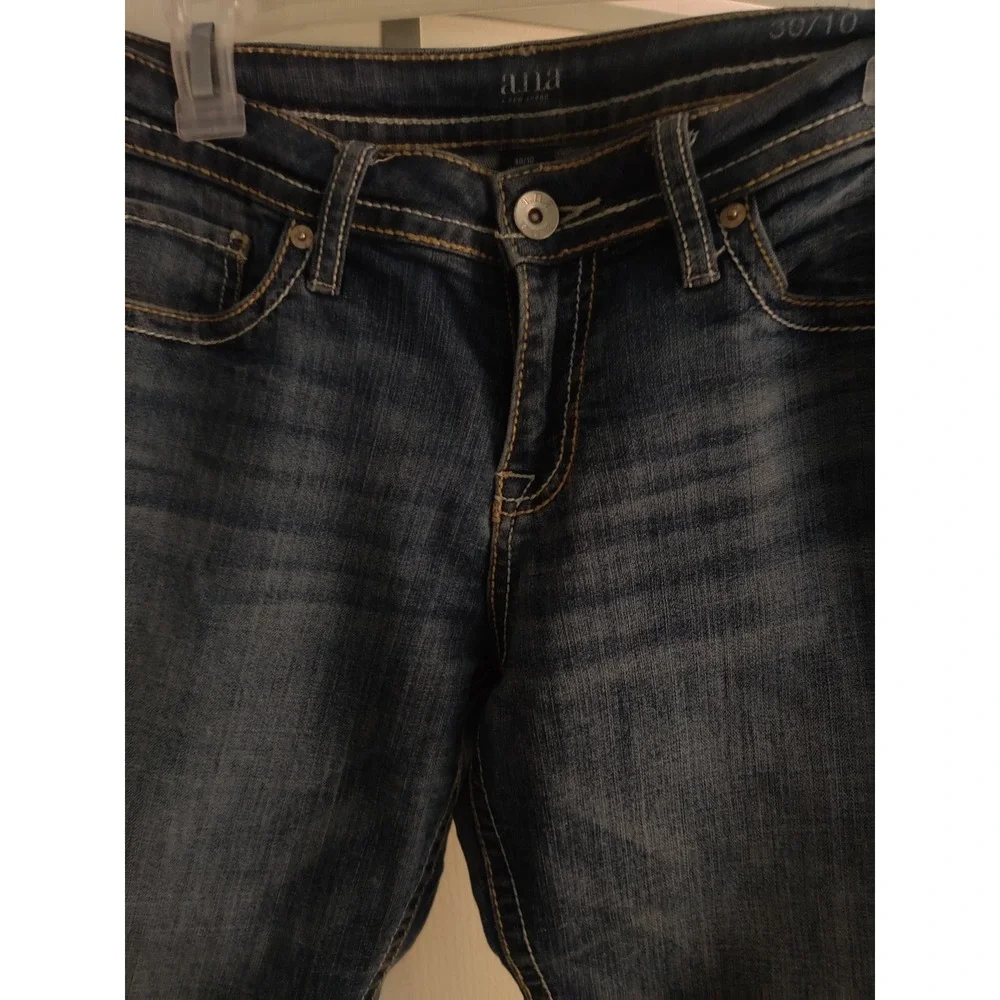 a.n.a A New Approach Women Dark Wash Stretch Crop Jeans Size 30/10 Mid Rise